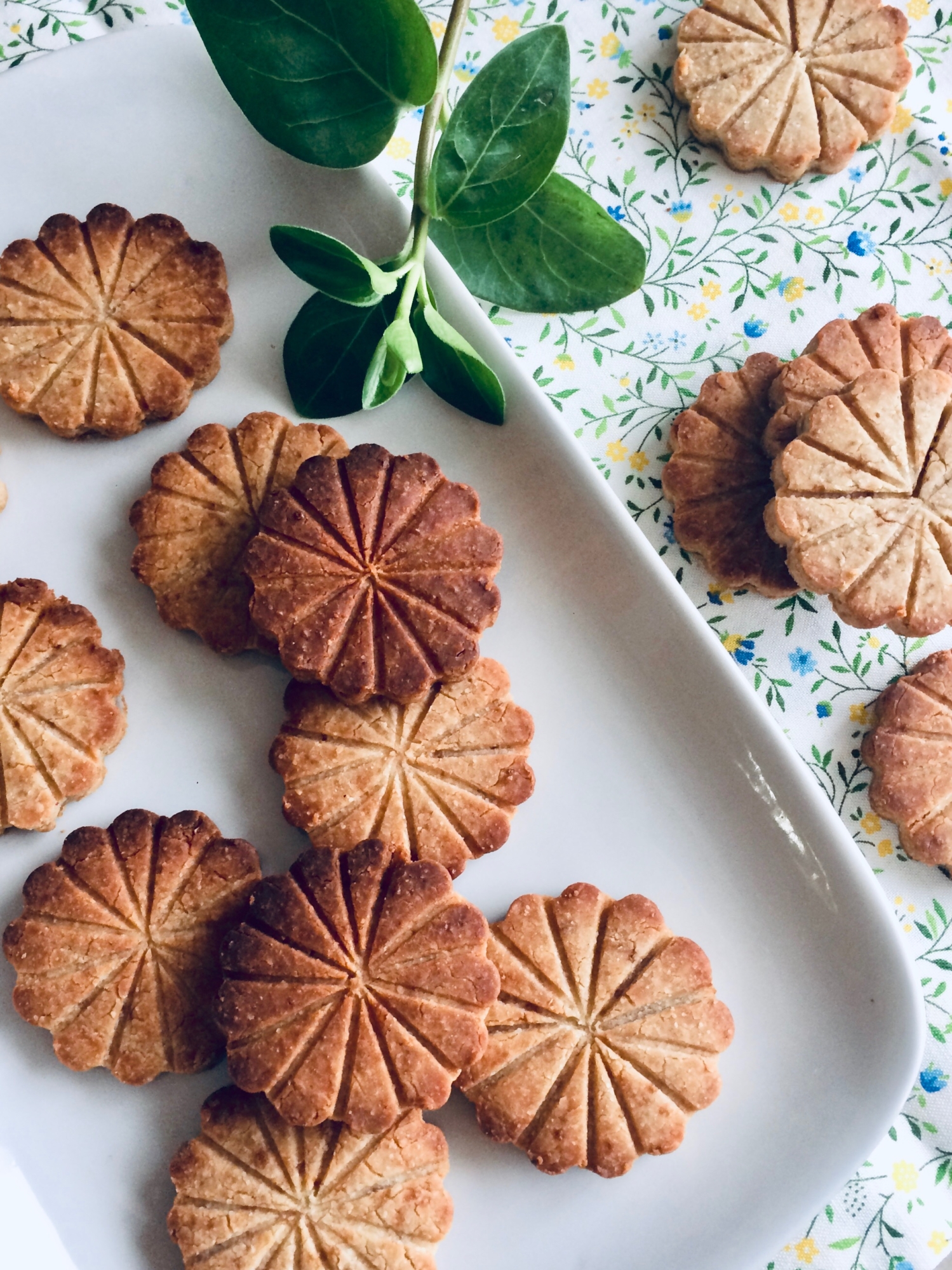 米粉で作る＊シックなFlower Cookie＊