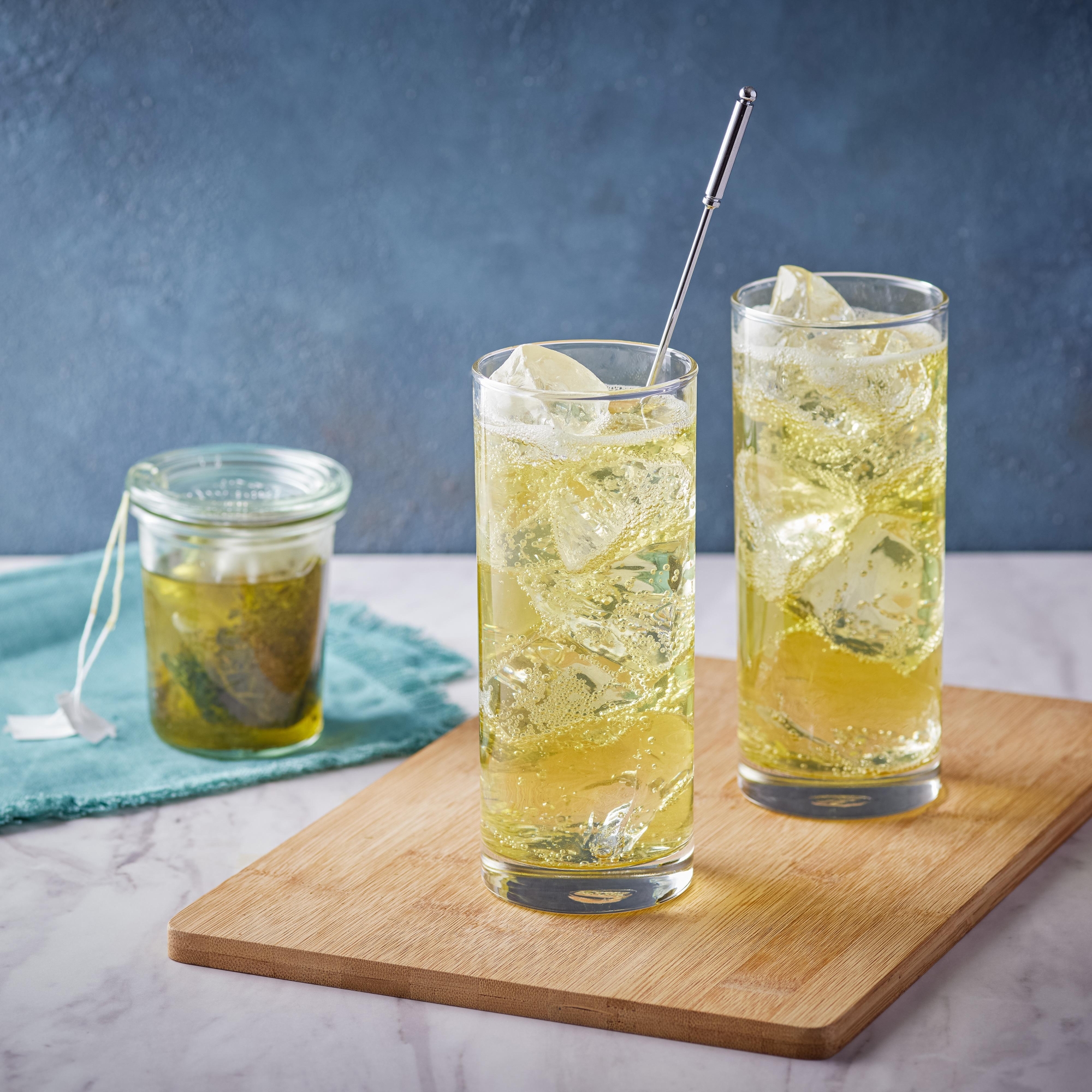 茶葉焼酎で爽やか！駒ソーダ割り