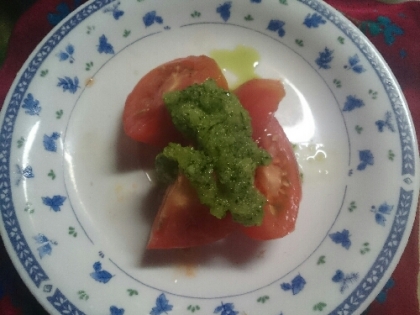 きゅうりをすりおろしフレンチっぽい見た目だけど和風味で面白い♪自宅のトマト収穫一号で作ったよ(^-^)爽やかで美味しかった❤