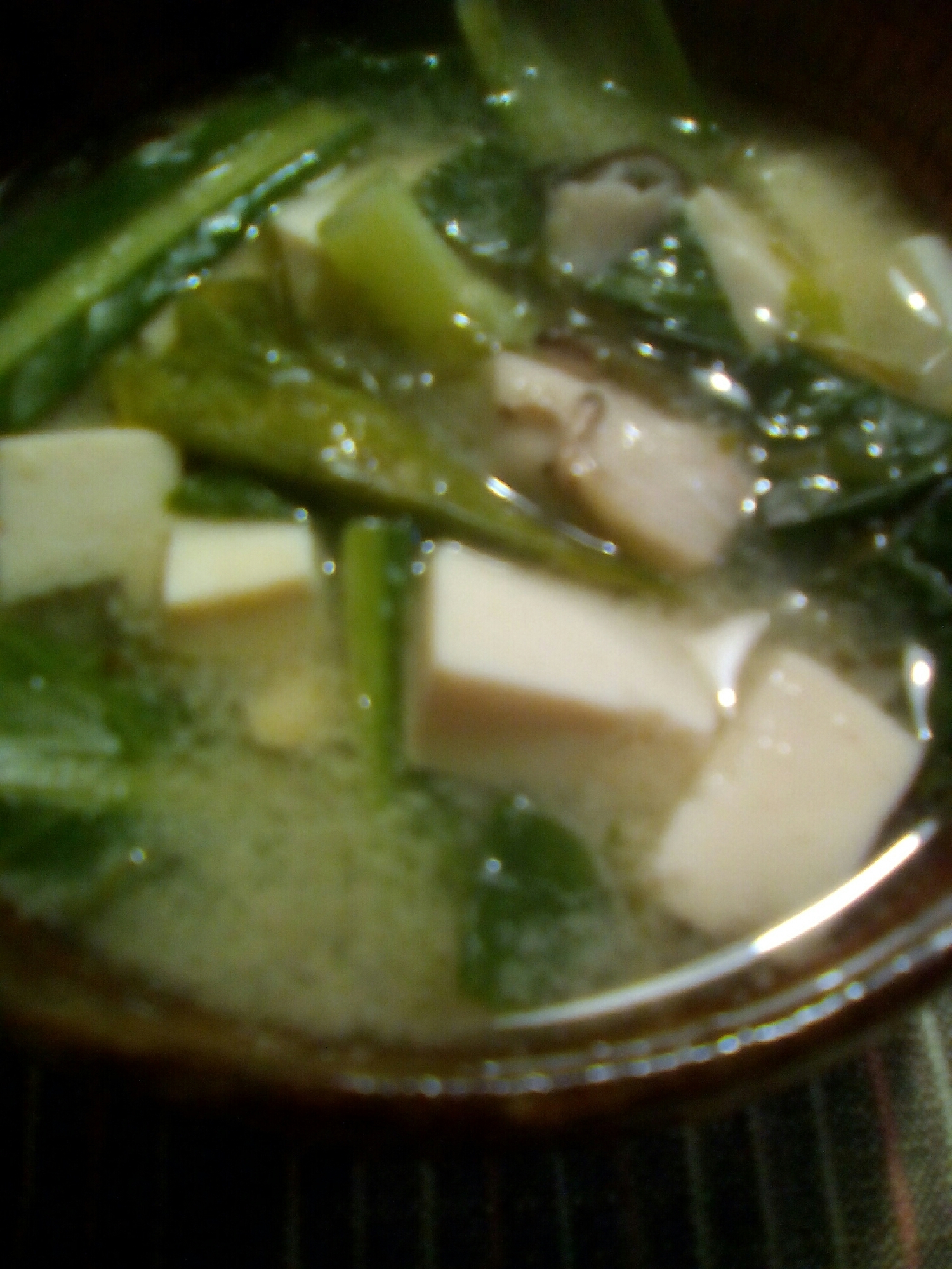 豆腐と小松菜となめたけの味噌汁