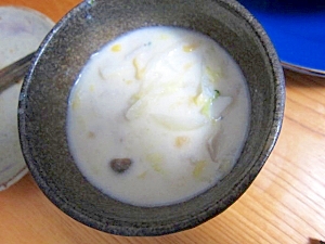 白菜新玉葱浅蜊コーンクリームスープ