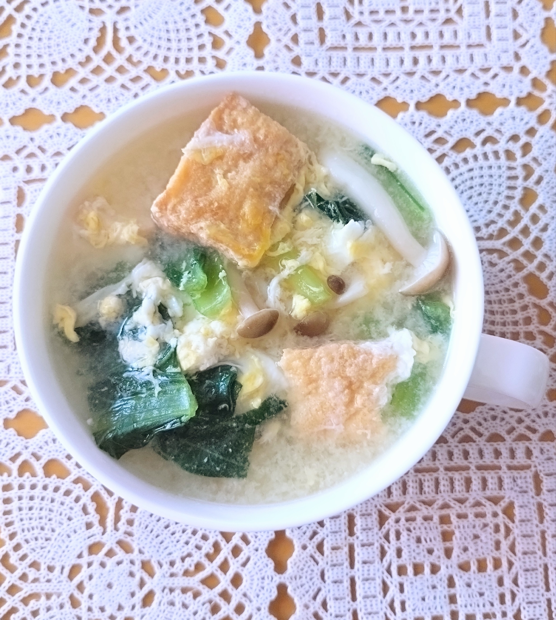 厚揚げと小松菜と卵のお味噌汁☆