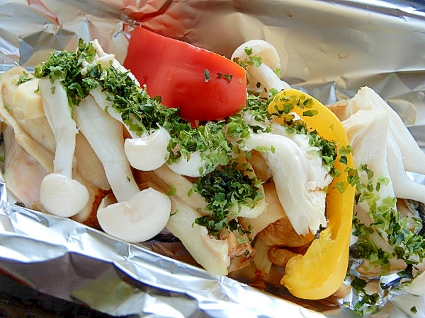 新巻鮭とキノコのホイル包み焼き♪(塩胡椒なし)