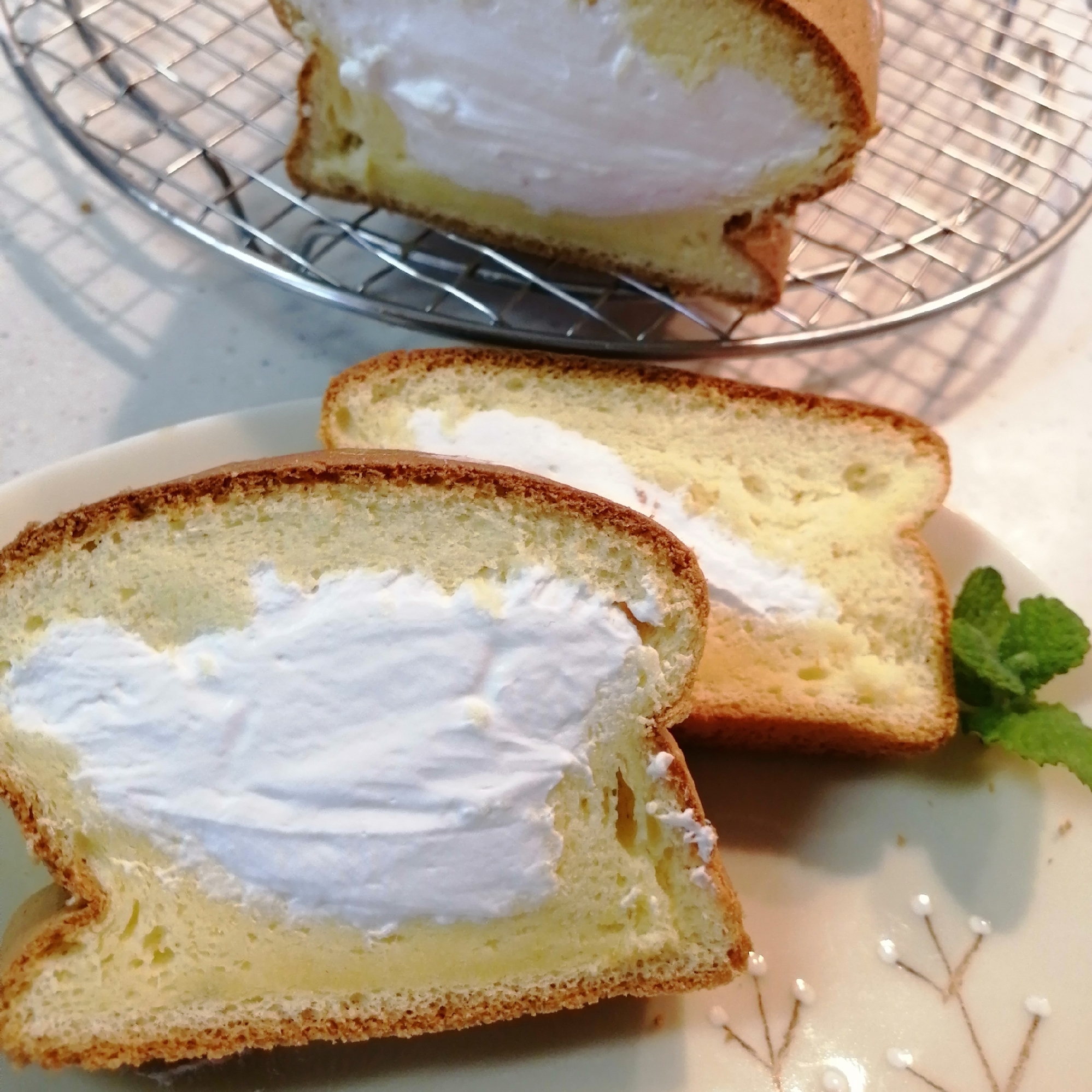 生クリーム入シフォンケーキ