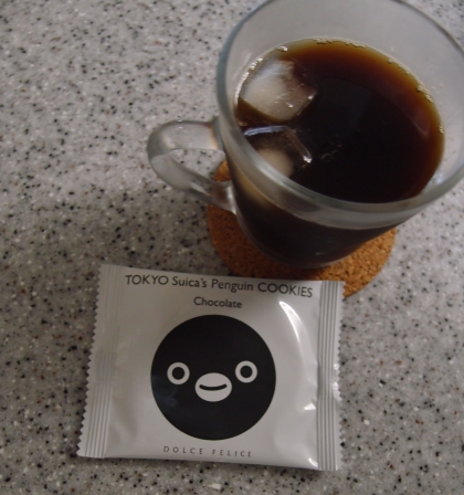 黒糖シナモンアイスコーヒーとクッキーෆ˚*