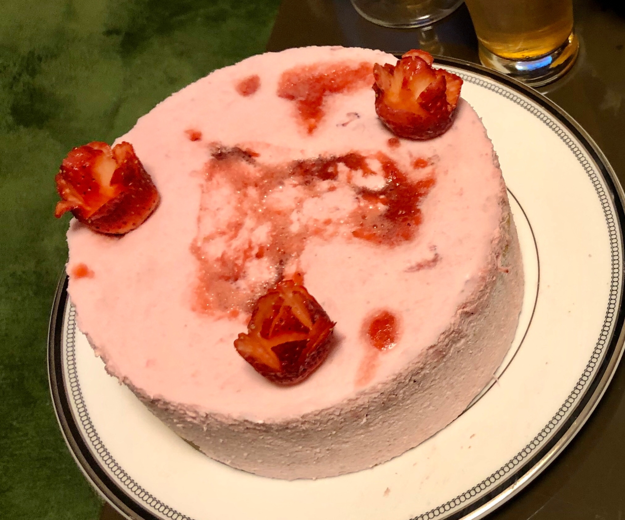 苺のムースケーキ（直径18cm）