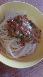 玉子と納豆のふわふわねばねばうどん