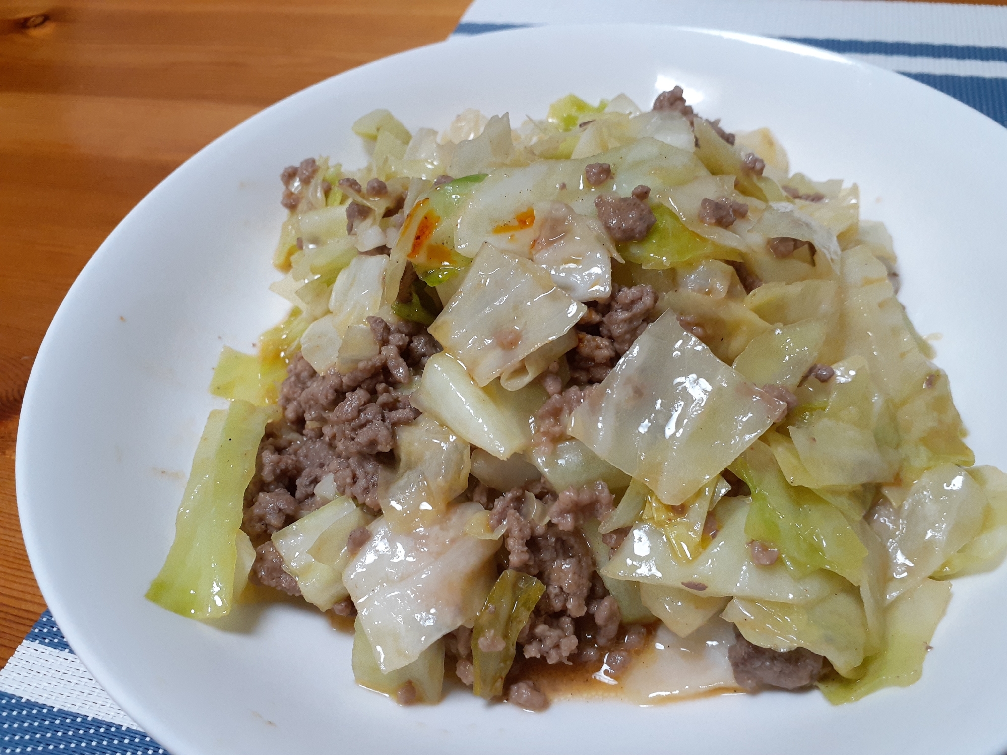 キャベツと豚挽肉のニンニク味噌炒め！