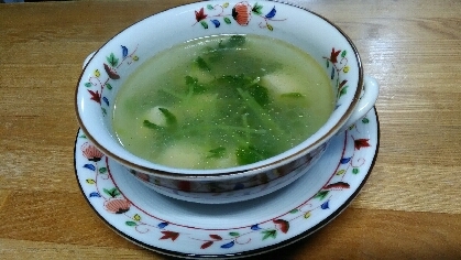 豆腐と豆苗の中華スープ