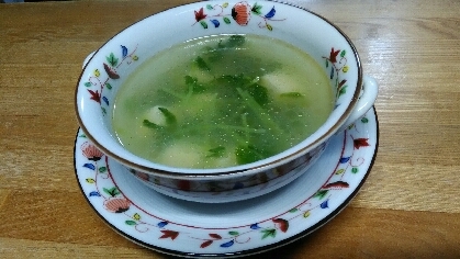 豆腐と言えば味噌汁のワンパターンでしたが、家にあった材料で簡単に中華スープができました！
ごま油がきいてとてもおいしかったです(*^o^*)