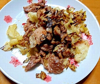 親鳥とキャベツのマヨガリックバター炒め