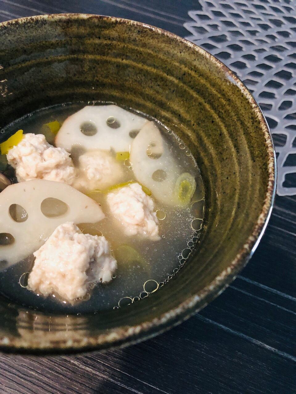 シンプル鶏団子と蓮根の味噌汁