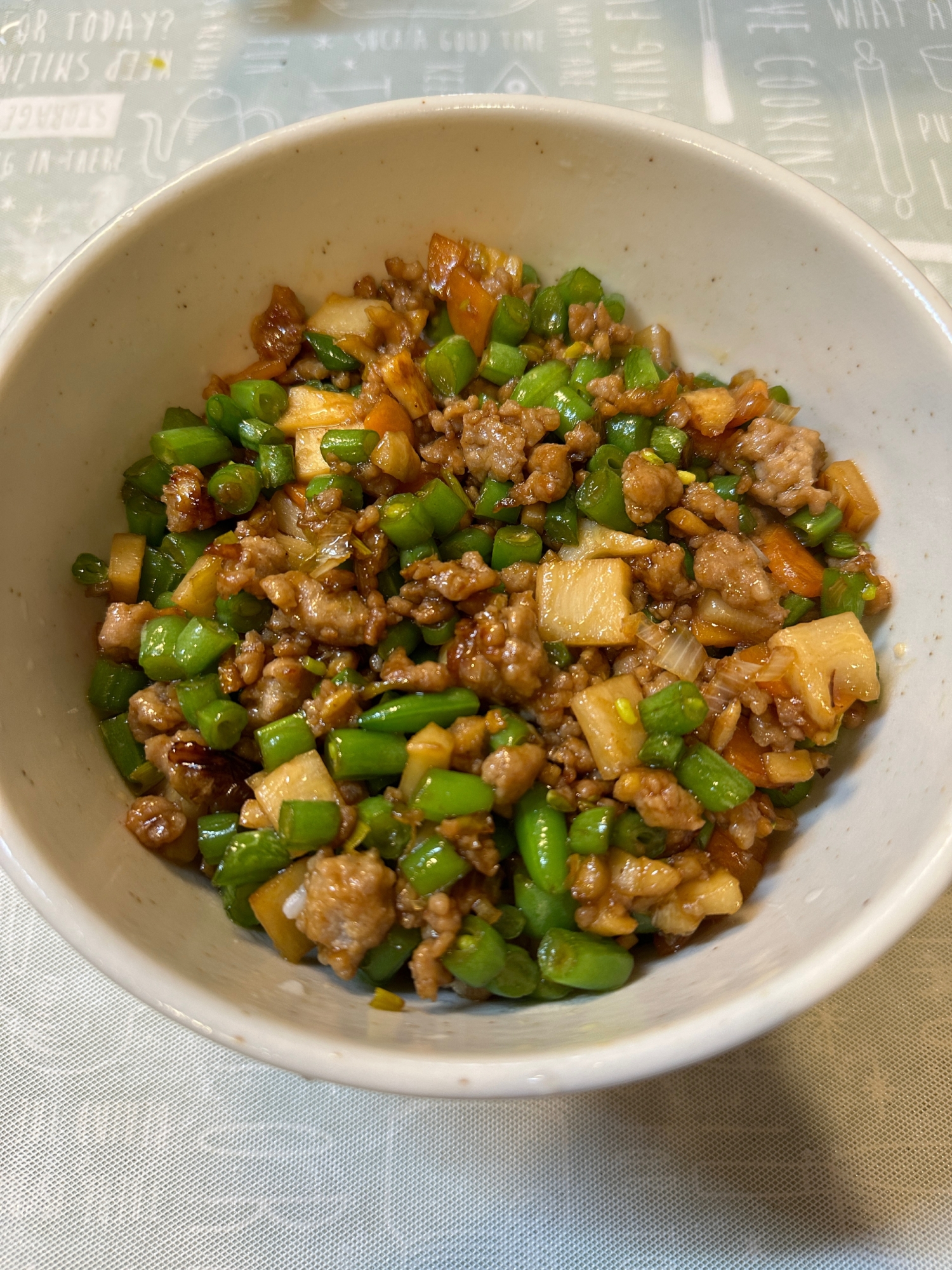 ✴豚ひき肉とたけのこ、インゲン豆のそぼろ丼✴