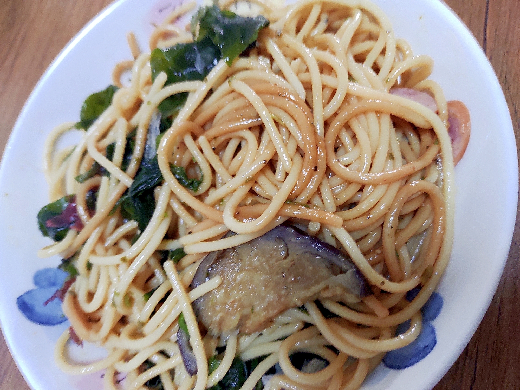 茄子とわかめのバター醤油パスタ