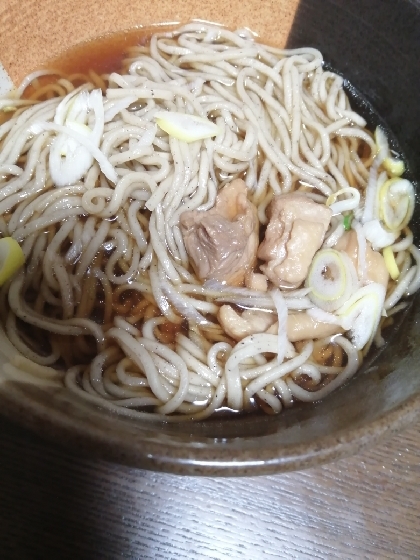 余った年越し蕎麦。かしわそばにして美味しくいただきました♪ごちそうさまでした♡