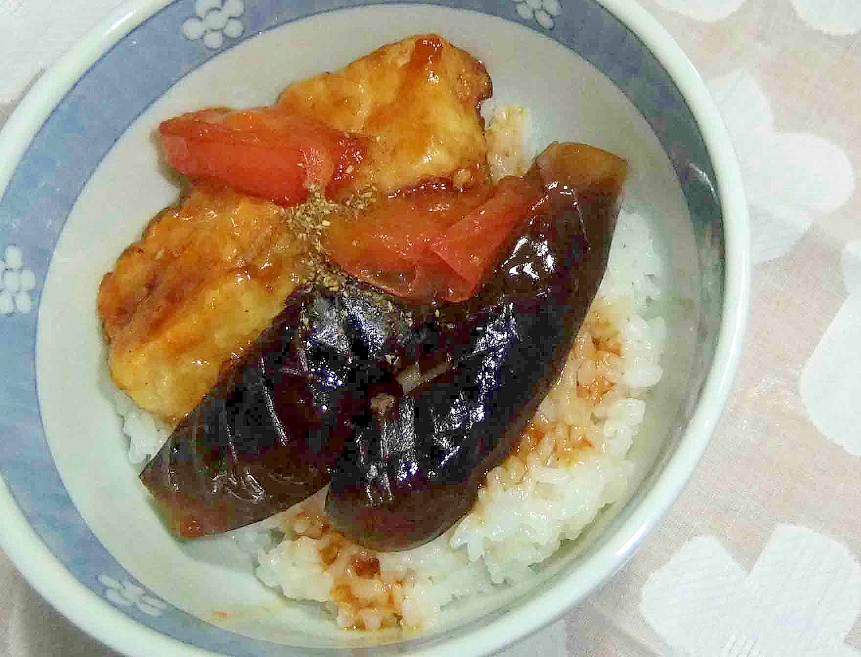 茄子と凍み豆腐ののっけご飯