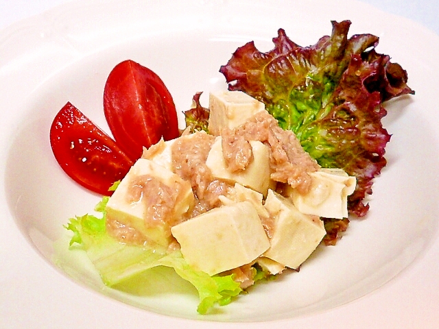 塩麹豆腐とツナの胡麻ドレッシングサラダ
