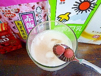 アイス♡苺が濃いアポロ入♡小豆ソイミルク酒