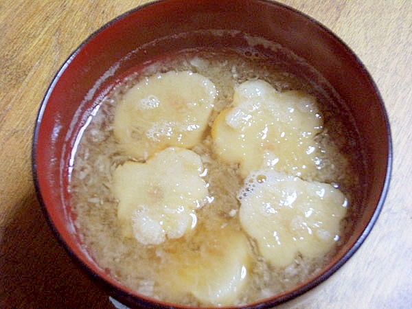 お夜食にも♪歯が痛い時の味噌汁（大根と花麩）