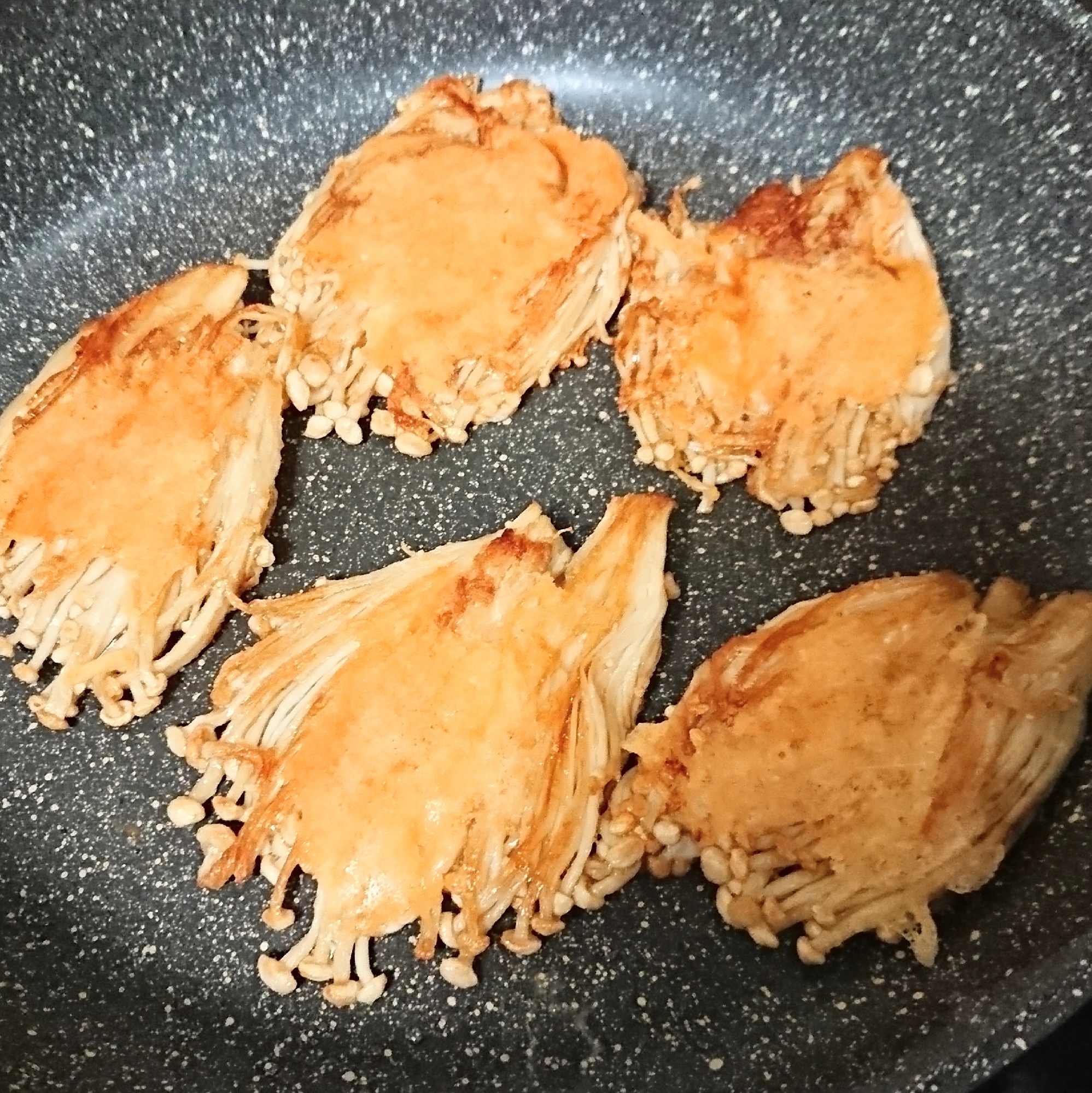 エノキのカリカリチーズ焼き