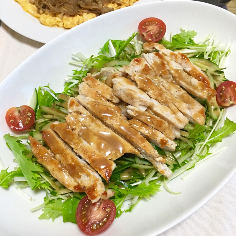 ごまドレと焼肉ダレで！水菜と焼チキン棒棒鶏サラダ♡