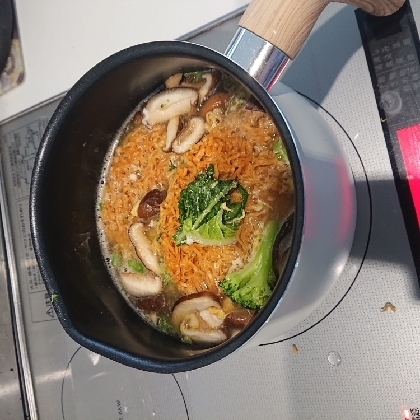 ランチにꕤロリーナパルメザンチーズの味噌ラーメン