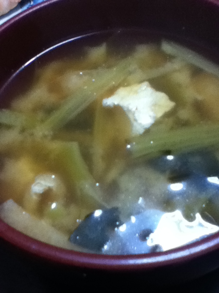 小松菜と豆腐ときくらげの味噌汁