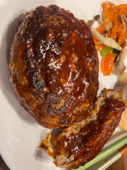 お肉屋さんの、粗びきハンバーグステーキ。