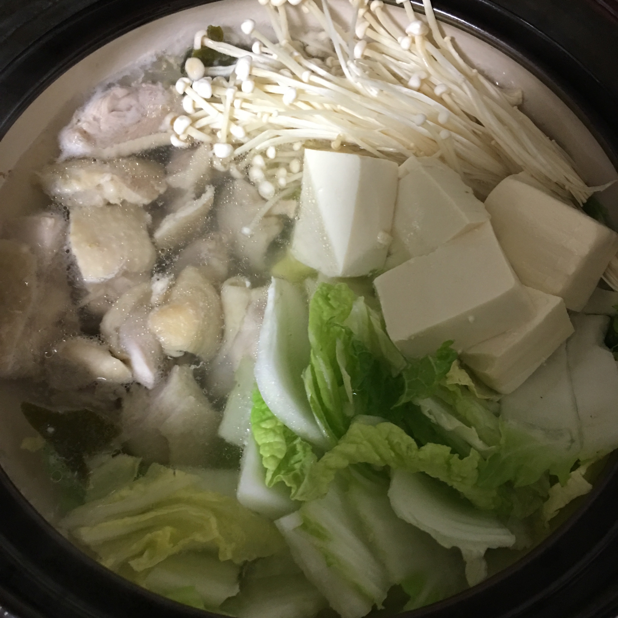 ポン酢で食べる♪白菜えのき豆腐の鶏もも水炊き♡