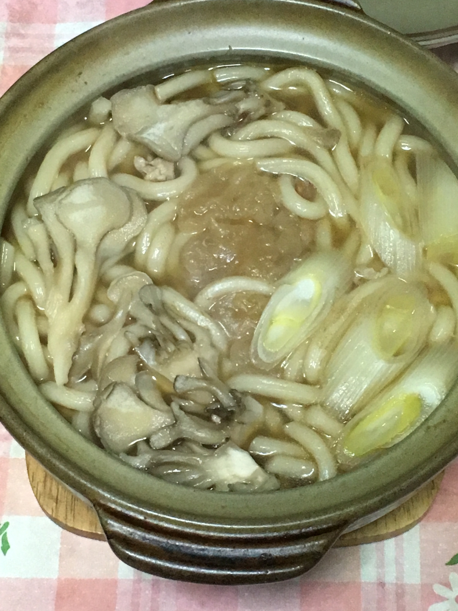 舞茸、ネギ、豚肉、天かすのうどん