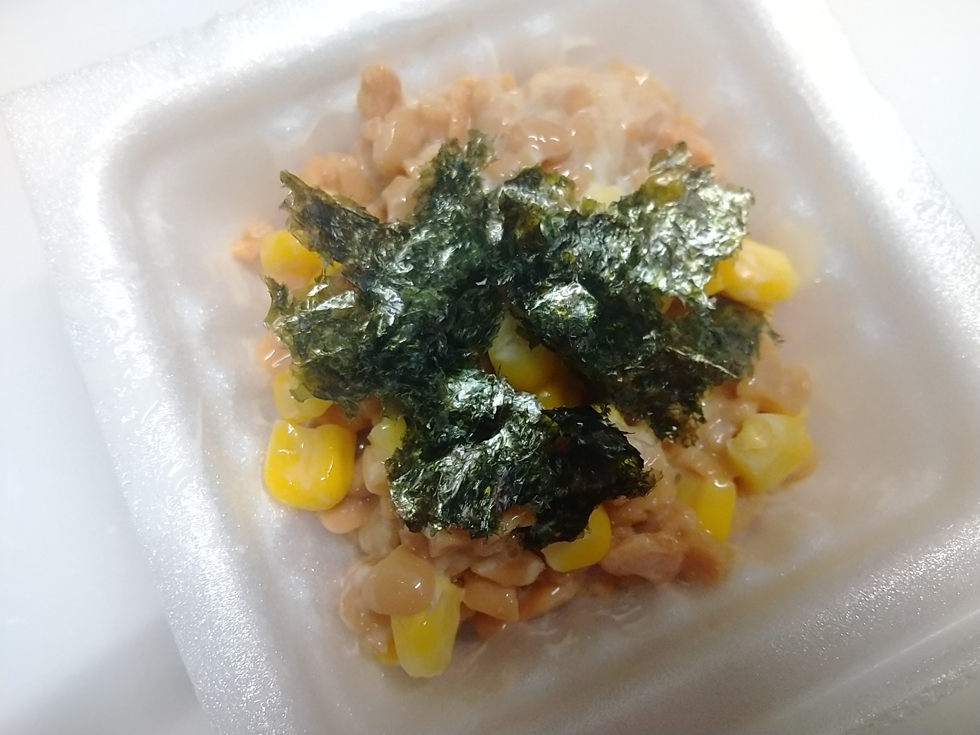 海苔とコーンマヨの納豆