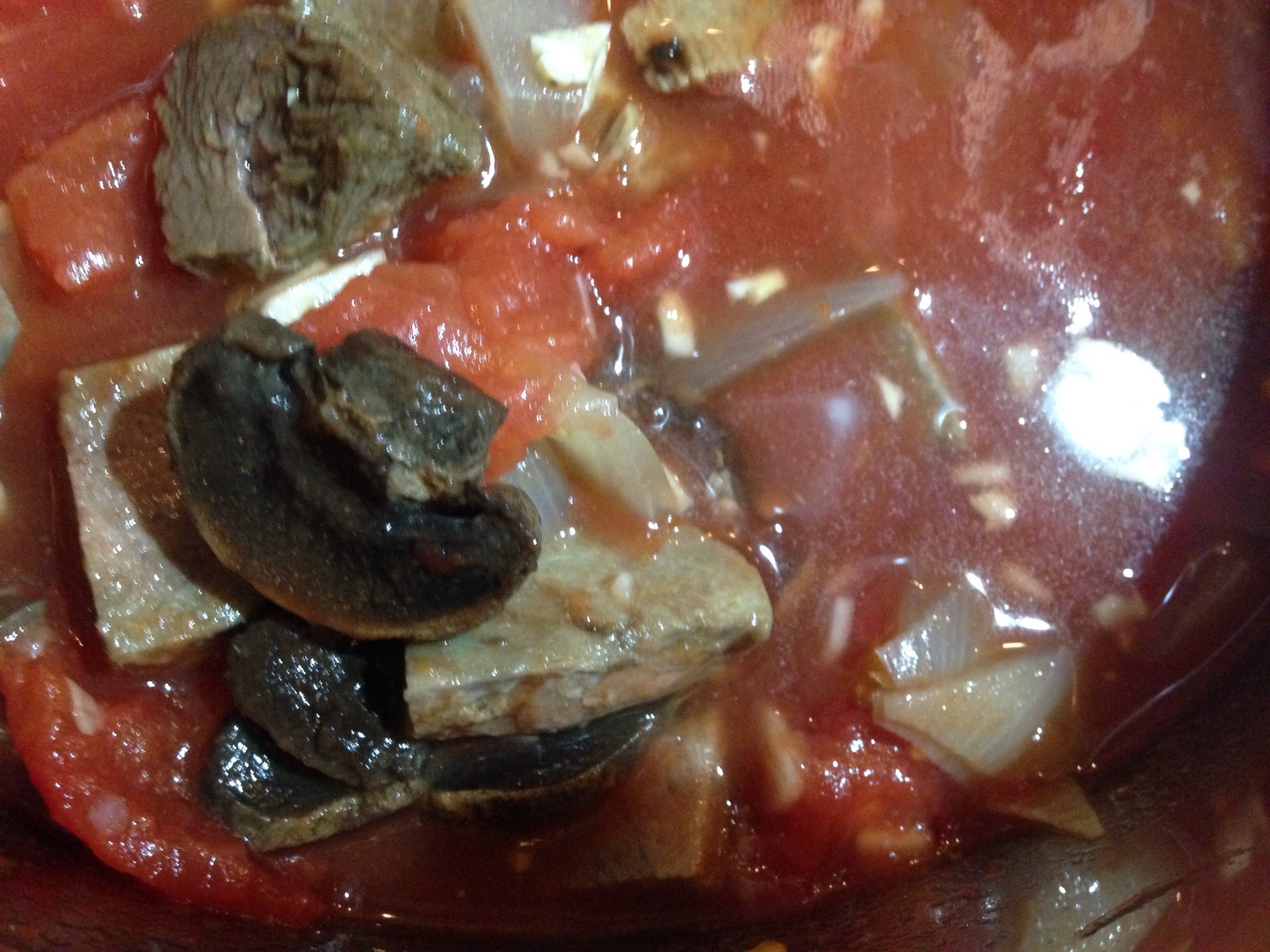 マッシュルームと牛肉のトマトスープ