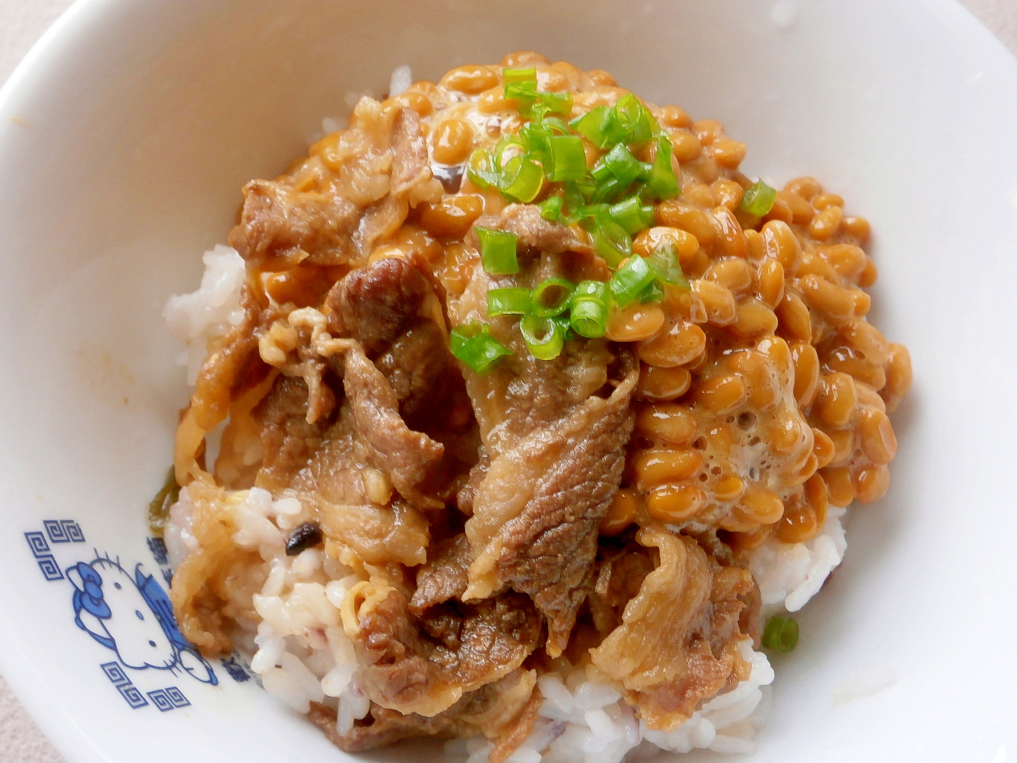 雑穀米で☆牛肉・納豆丼