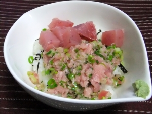 手頃で豪華・ねぎとろ鉄火丼