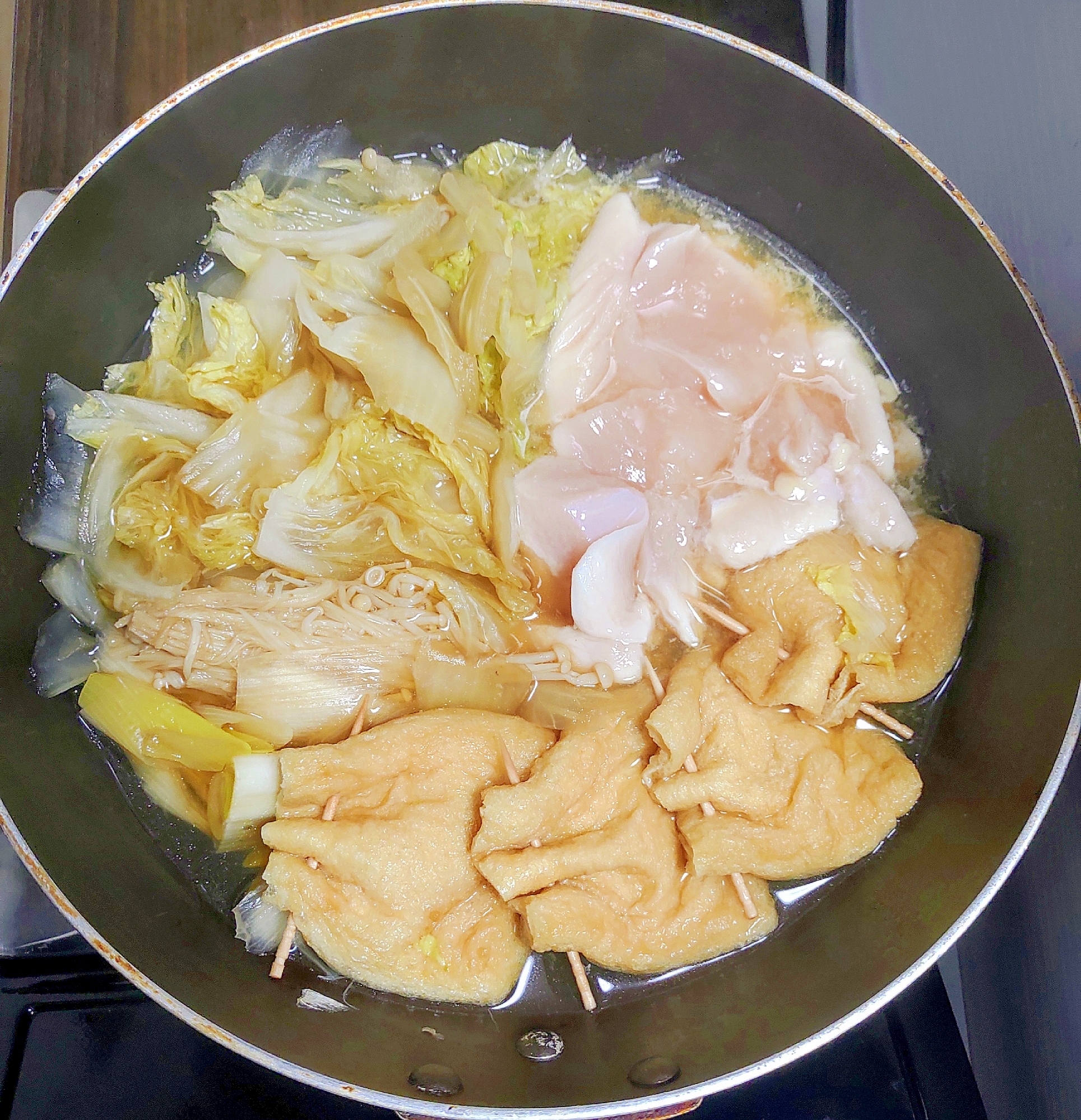 鶏と餅巾着の鍋