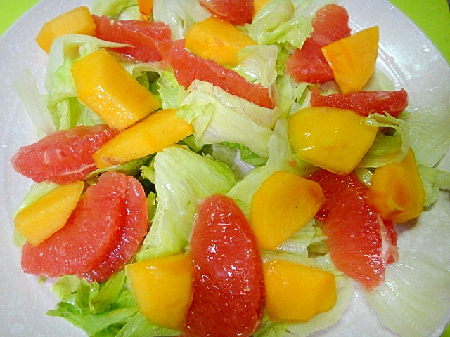 柿とグレープフルーツレタスのサラダ