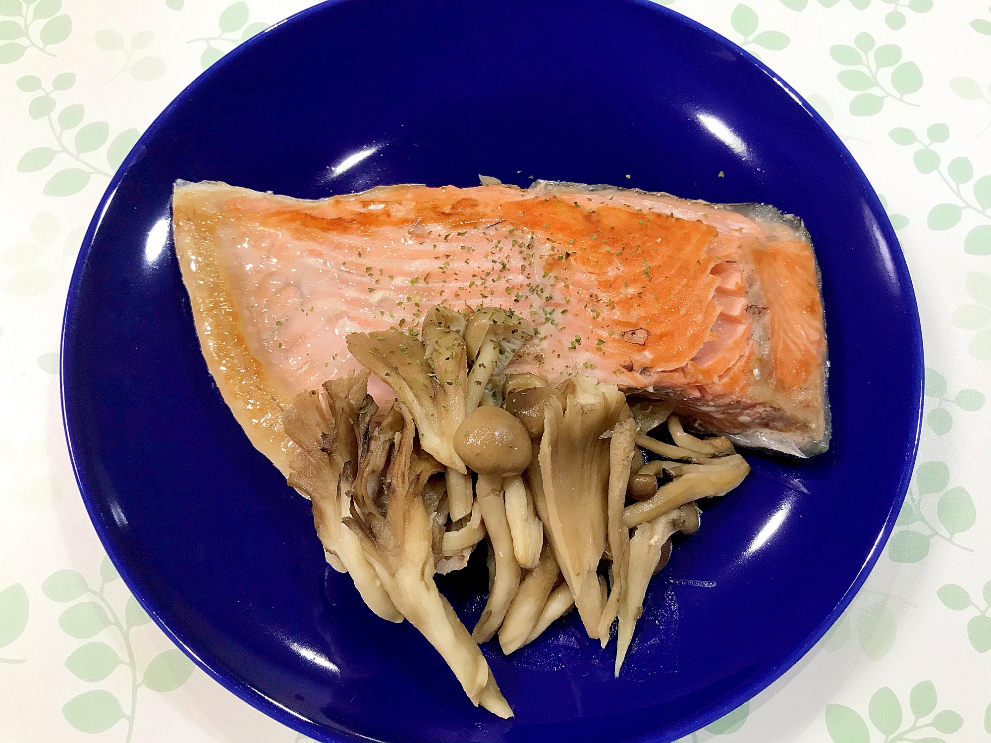 サーモントラウトときのこのソテー レシピ 作り方 By もぐもぐばばち 楽天レシピ サーモントラウトときのこのソテー レシピ 作り方 By もぐもぐばばち 楽天レシピ