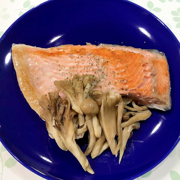 サーモントラウトときのこのソテー レシピ 作り方 By もぐもぐばばち 楽天レシピ サーモントラウトときのこのソテー レシピ 作り方 By もぐもぐばばち 楽天レシピ