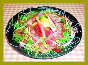 旬のカツオを香味野菜と