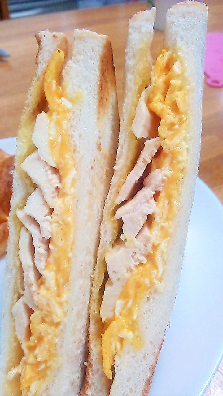 チキンとたまごのサンドイッチ