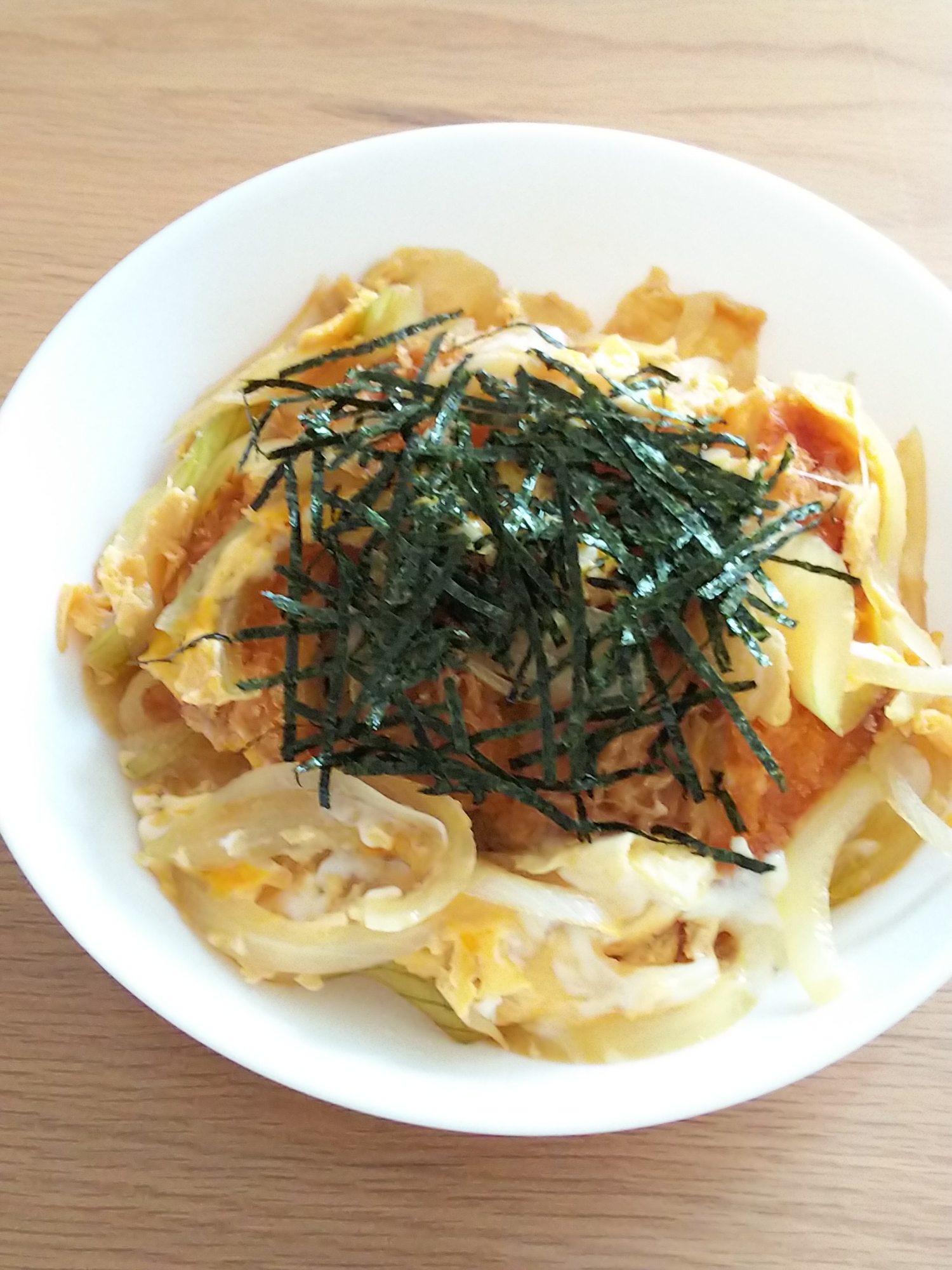 市販のチキンカツをめんつゆで簡単に 卵とじカツ丼 レシピ 作り方 By Ichi5 楽天レシピ