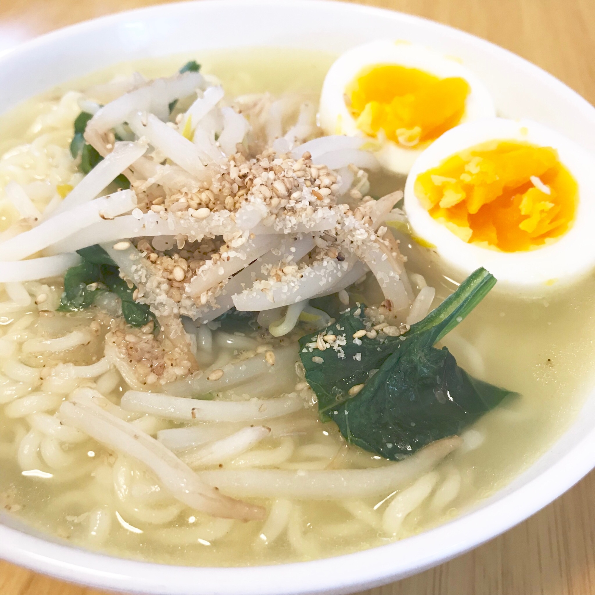ピリ辛隠し味 サッポロ一番塩ラーメンアレンジ レシピ 作り方 By みさちゃん 楽天レシピ ピリ辛隠し味 サッポロ一番塩ラーメンアレンジ レシピ 作り方 By みさちゃん 楽天レシピ