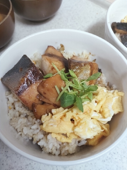 ブリ照り丼