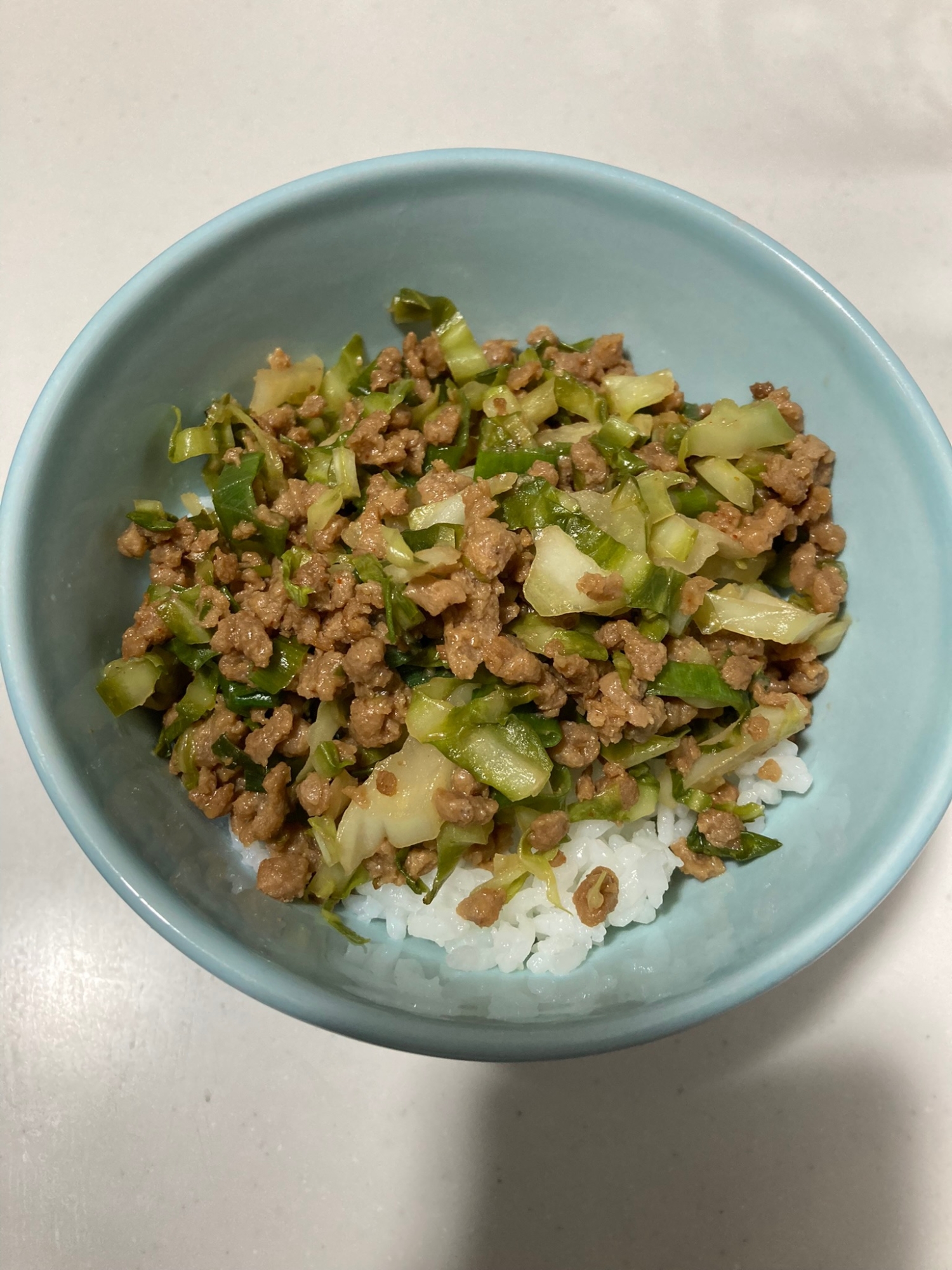 キャベツ食べきり、大豆ミートのそぼろ丼