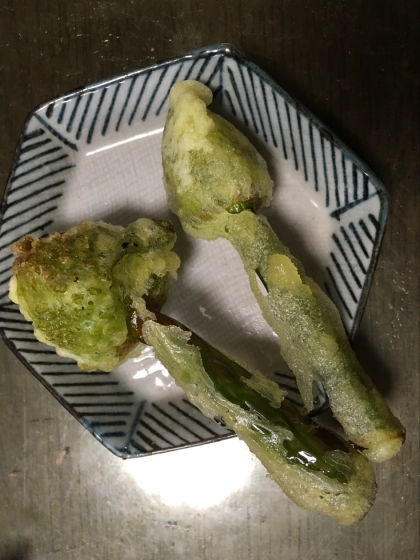 葱坊主、甘味もあり柔らかくて
美味しいですね。
天ぷらにした姿も可愛い！
旬のものを頂けました。