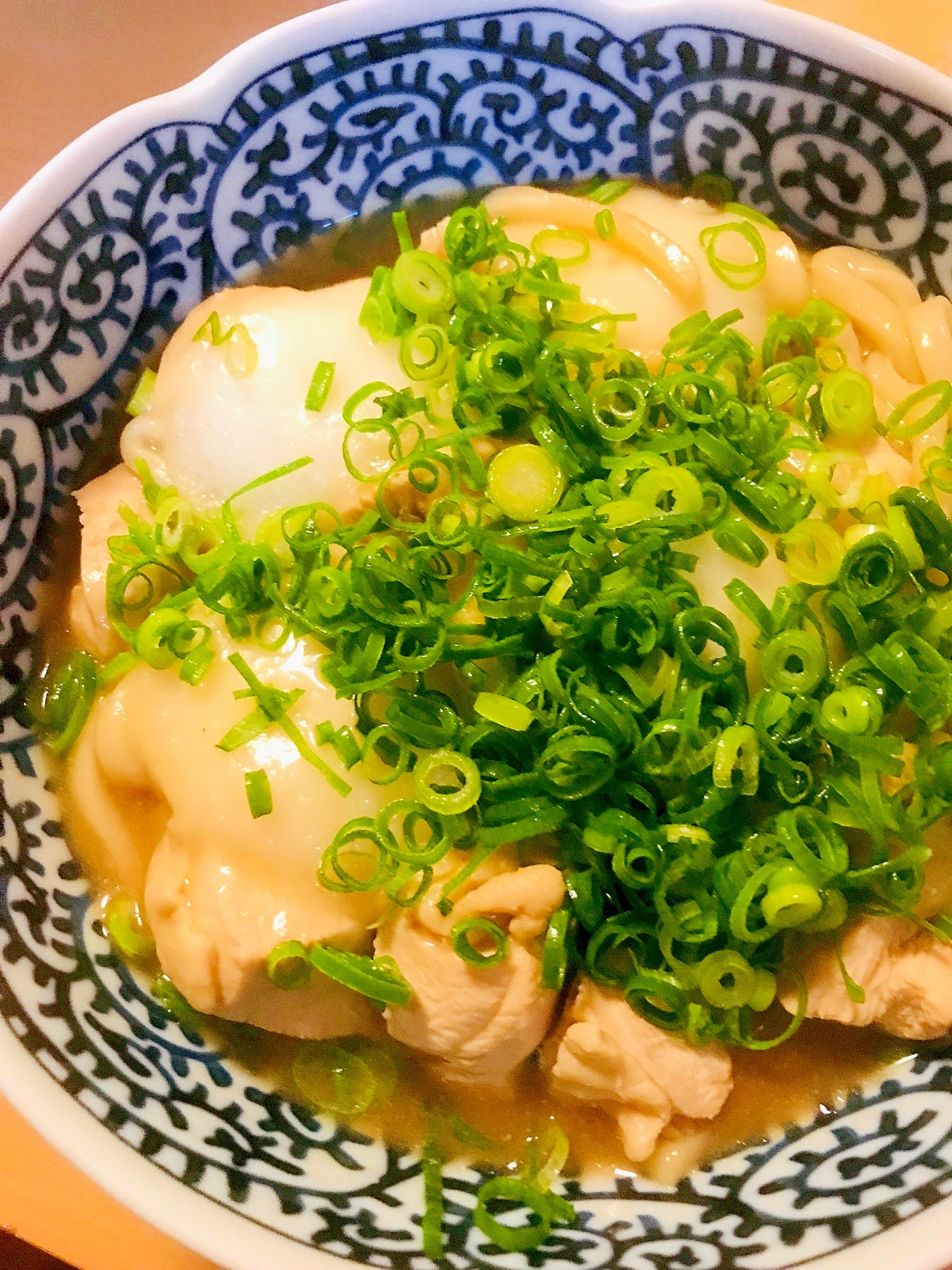 めんつゆうどん●鶏肉のあわせ味噌の煮込みうどん