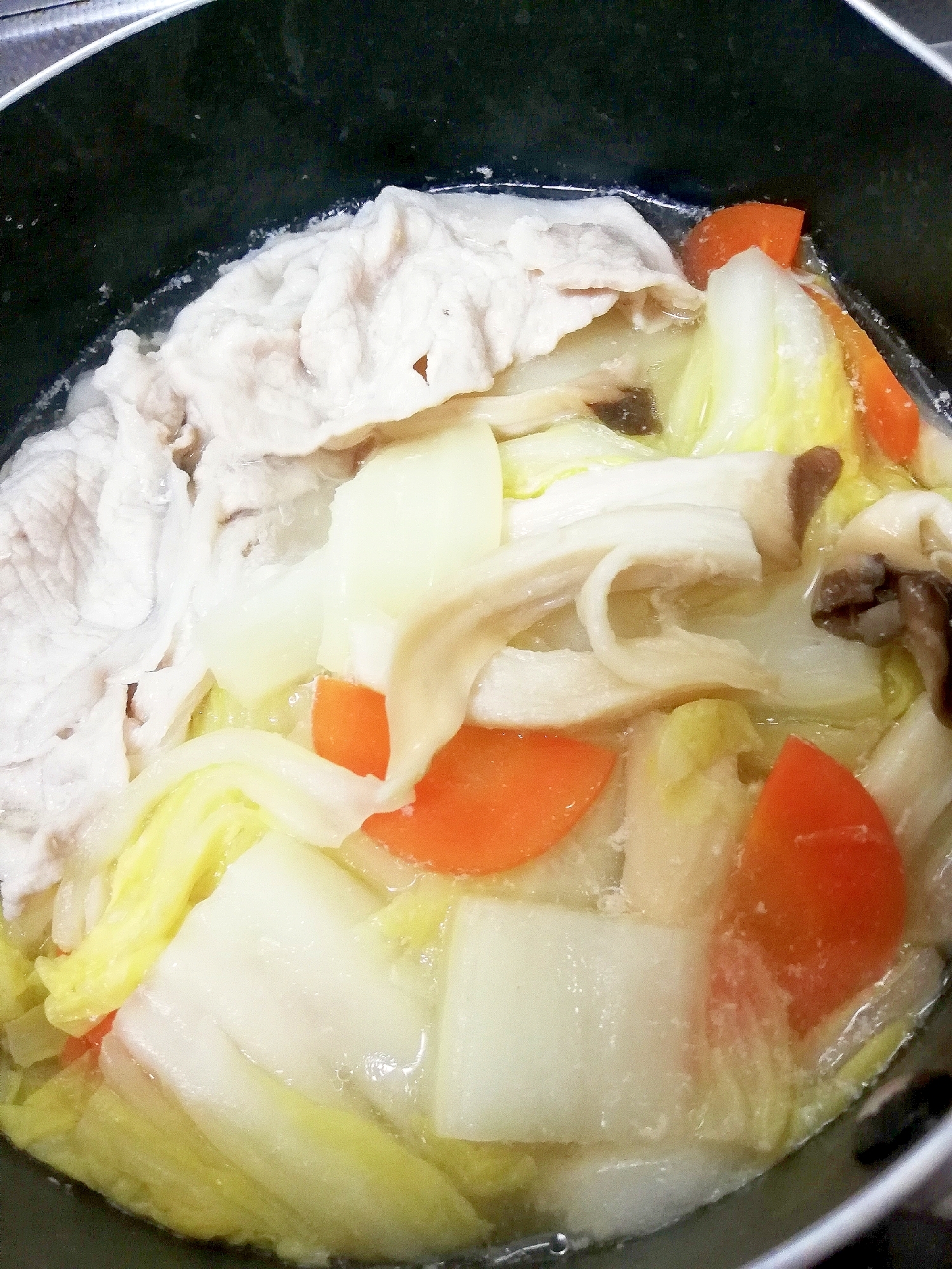 白菜とにんじんとエリンギと豚肉の蒸し煮