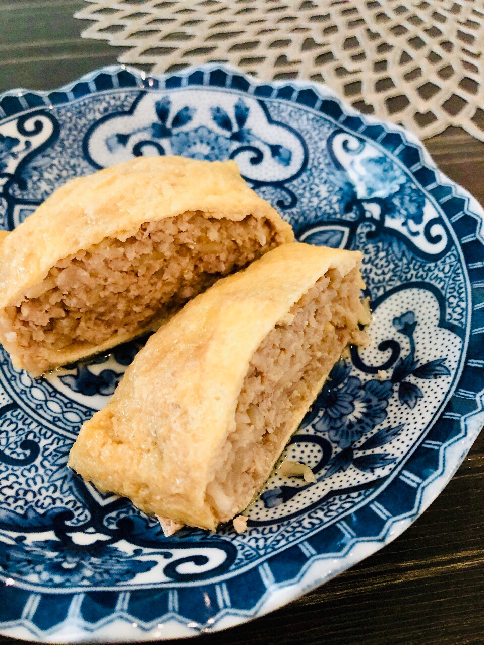 もやしで節約☆レンジで油揚げのジューシー肉詰め