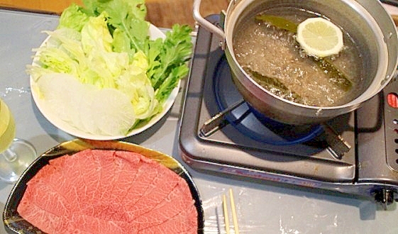 霜降り肉＆レタスのレモン入りしゃぶしゃぶ