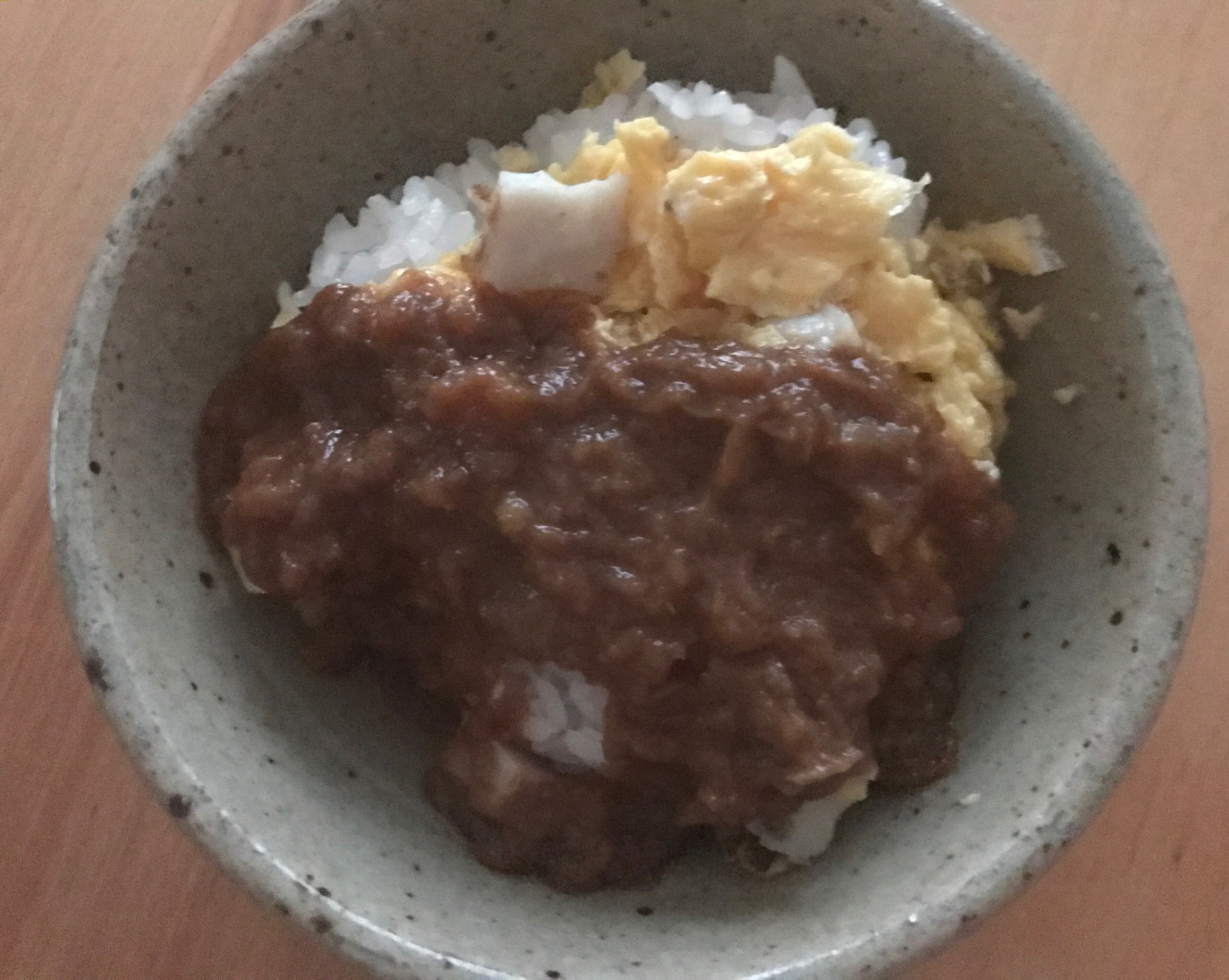 さつま揚げ入り炒り卵のせカレーライス